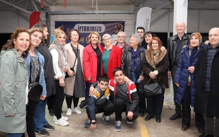 Başkan Hürriyet Ayazma’daki halk iftarında Başkan Hürriyet Ayazma’daki halk iftarında