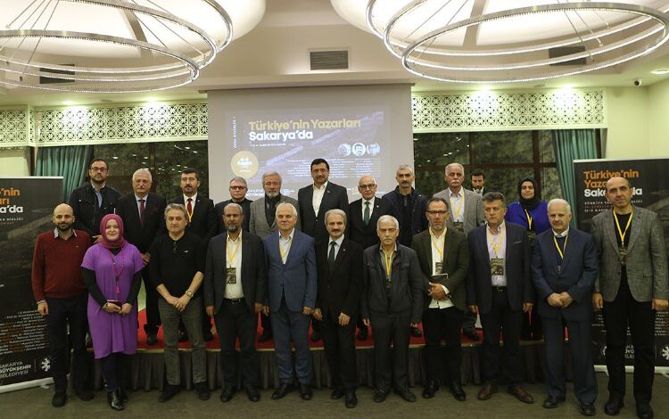 Türkiye’nin Yazarları Sakarya’da buluştu Türkiye’nin Yazarları Sakarya’da buluştu