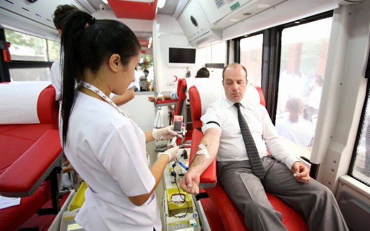 Türk Kızılayı kan bağış ekipleri 15 Temmuz’da meydanlarda Türk Kızılayı kan bağış ekipleri 15 Temmuz’da meydanlarda