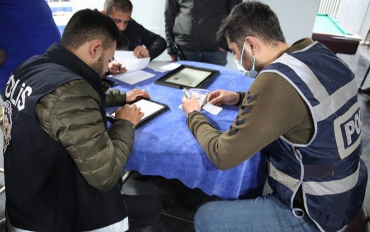 İçişleri’nden eş zamanlı tombala: 49 gözaltı! İçişleri’nden eş zamanlı tombala: 49 gözaltı!