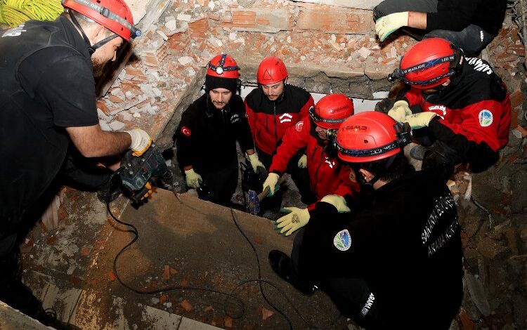 Sakarya’nın kalbindeki o enkaza girdi! Bol aksiyonlu canlı kurtarma tatbikatı Sakarya’nın kalbindeki o enkaza girdi! Bol aksiyonlu canlı kurtarma tatbikatı