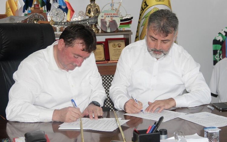 Sakarya Ferizli’de belediye işçilerine ara zam Sakarya Ferizli’de belediye işçilerine ara zam