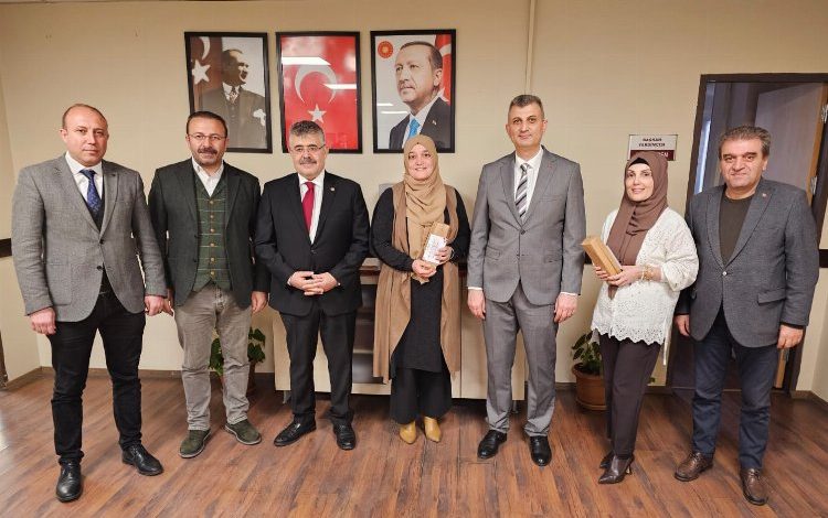 Gölcük’te kadınlar günü törenle kutlandı Gölcük’te kadınlar günü törenle kutlandı