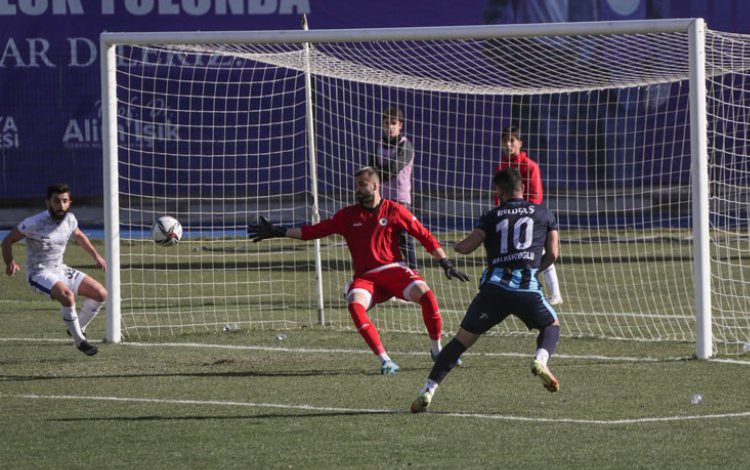 Kütahyaspor sahadan 2-0 galip ayrıldı Kütahyaspor sahadan 2-0 galip ayrıldı