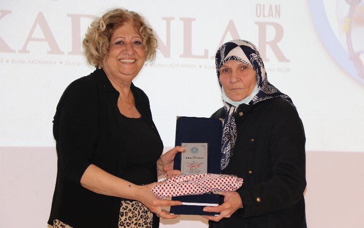 Kendi hikayesinin kahramanı kadınlar hikayelerini anlattı Kendi hikayesinin kahramanı kadınlar hikayelerini anlattı