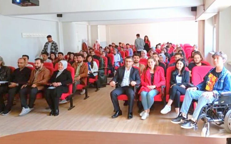 KİYÜ’de “Sağlık Yönetiminde Akademik Kariyer” söyleşisi KİYÜ’de “Sağlık Yönetiminde Akademik Kariyer” söyleşisi