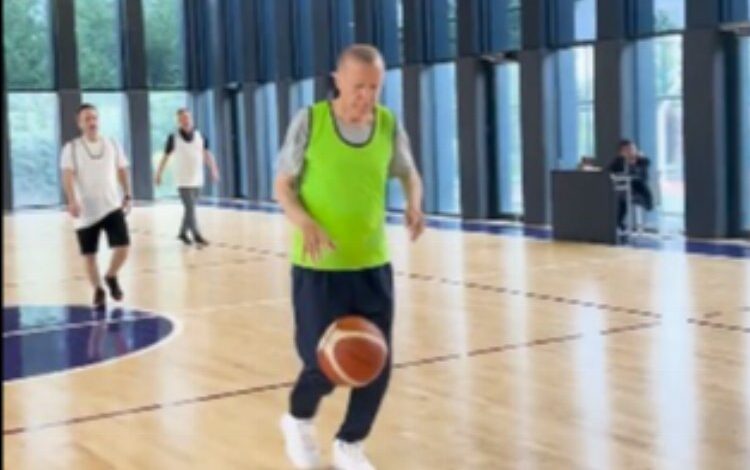 Cumhurbaşkanı Erdoğan basketbol maçı yaptı Cumhurbaşkanı Erdoğan basketbol maçı yaptı