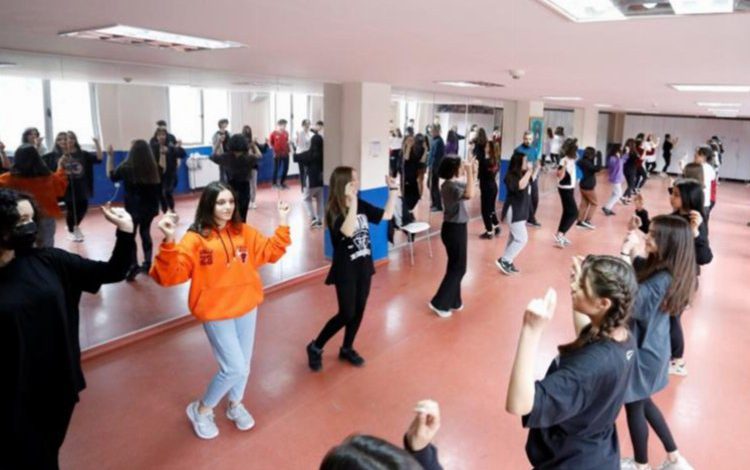 Bursa İnegöl’de halk danslarına ziyaret Bursa İnegöl’de halk danslarına ziyaret