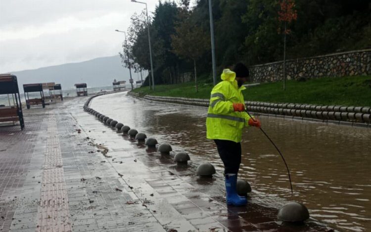 BUSKİ ekipleri sahil bölgelerinde teyakkuzda BUSKİ ekipleri sahil bölgelerinde teyakkuzda