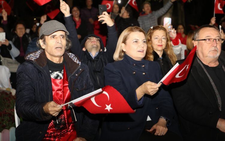 Başkan Hürriyet ADD’nin Cumhuriyet Bayramı coşkusuna ortak oldu Başkan Hürriyet ADD’nin Cumhuriyet Bayramı coşkusuna ortak oldu