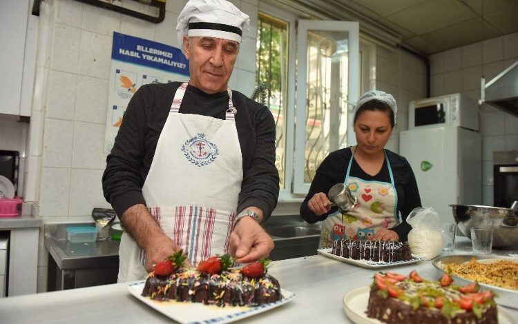 Bursa Yıldırım’da istihdam destekli pastacılık kursu