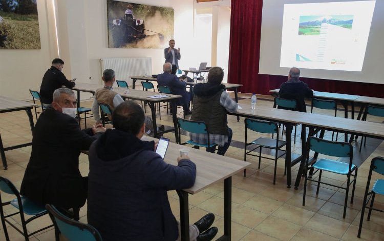 Bursa Nilüfer’de ceviz yetiştiriciliği anlatıldı Bursa Nilüfer’de ceviz yetiştiriciliği anlatıldı