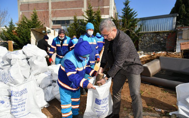 Üsküdar’da ihtiyaç sahiplerinin evleri geri dönüşüm ile ısınıyor Üsküdar’da ihtiyaç sahiplerinin evleri geri dönüşüm ile ısınıyor