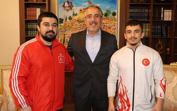 Mehmet Savran’dan Nevşehirli sporcuya tebrik Mehmet Savran’dan Nevşehirli sporcuya tebrik