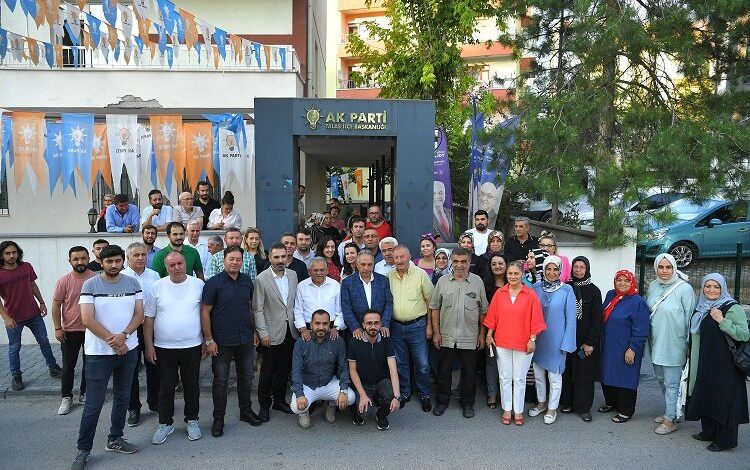 Memduh Büyükkılıç’tan AK Parti Talas’a ziyaret