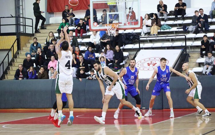 Sakarya’nın dev adamlarından ilk mağlubiyet Sakarya’nın dev adamlarından ilk mağlubiyet