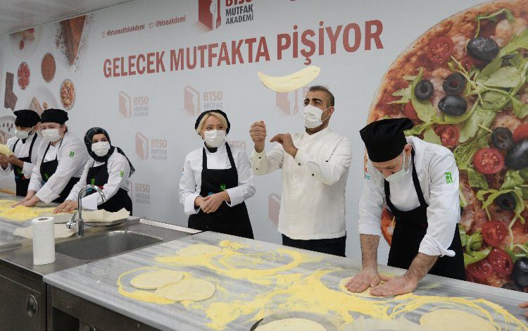 BTSO geleceği mutfakta pişiriyor BTSO geleceği mutfakta pişiriyor