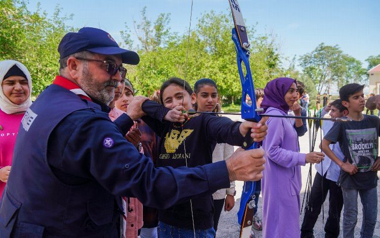 “Mobil Spor” ekibi Bismilli öğrencileri eğlendirdi “Mobil Spor” ekibi Bismilli öğrencileri eğlendirdi