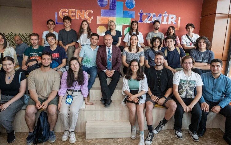 Üniversiteli gençlere 60 milyon lira destek Üniversiteli gençlere 60 milyon lira destek