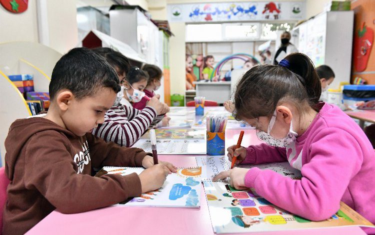 Bursa Osmangazi’de kodlamanın inceliklerini öğreniyorlar Bursa Osmangazi’de kodlamanın inceliklerini öğreniyorlar