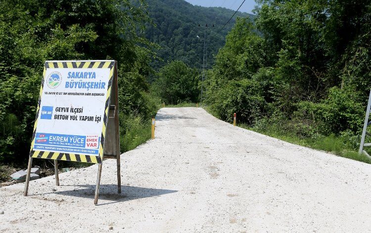 Geyve’nin kırsalına 14 kilometre yeni beton yol Geyve’nin kırsalına 14 kilometre yeni beton yol