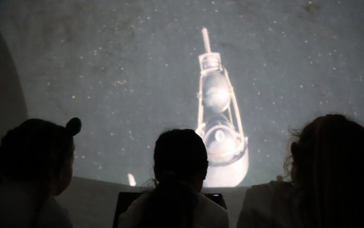 Çocukların eğlenceli uzay yolculuğu