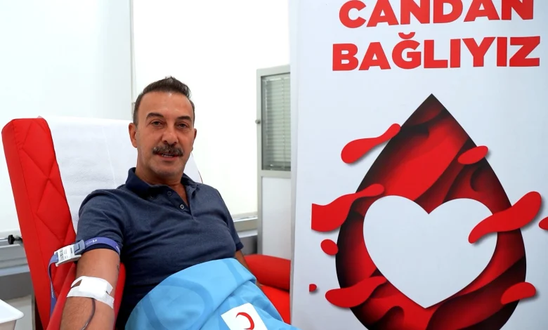 Ünlü oyunculardan Kızılay’a destek tam Ünlü oyunculardan Kızılay’a destek tam