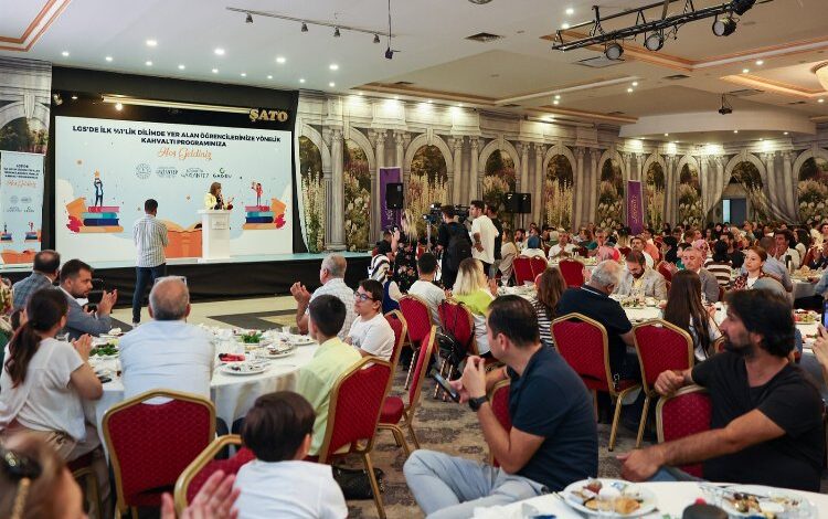 Gaziantep LGS’de başarılı öğrencileri ödüllendirdi