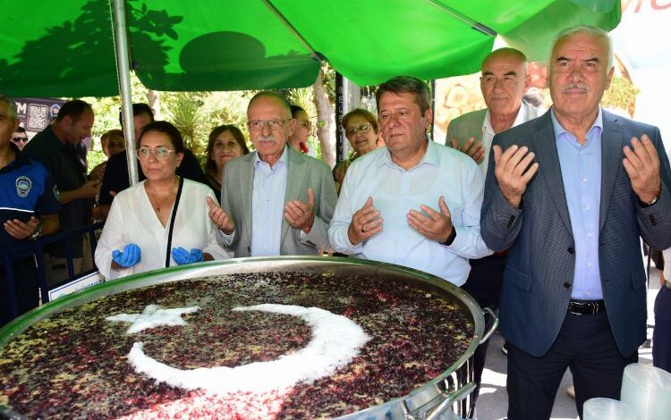 Manisa’da aşure bereketi sürüyor Manisa’da aşure bereketi sürüyor