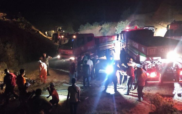 Bingöl’deki orman yangınında soğutma sürüyor Bingöl’deki orman yangınında soğutma sürüyor