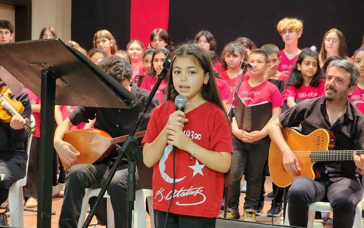 Gölcük Çocuk Korosu’ndan muhteşem performans Gölcük Çocuk Korosu’ndan muhteşem performans