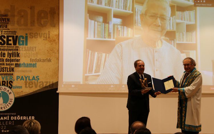 7. Yüksek İnsanî Değerler Ödülleri sahiplerini buldu 7. Yüksek İnsanî Değerler Ödülleri sahiplerini buldu