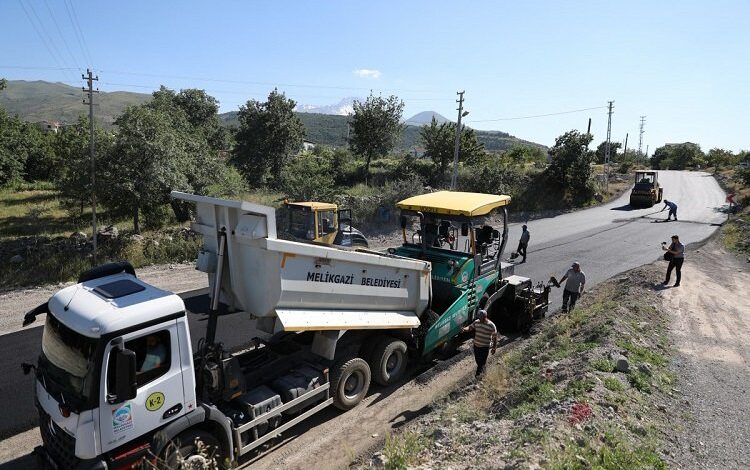 Kayseri Melikgazi’de asfalt çalışmaları hız kesmiyor