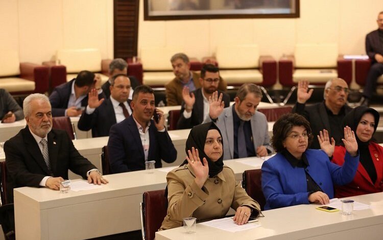 Ahmet Çolakbayrakdar’dan kadınlara müjde