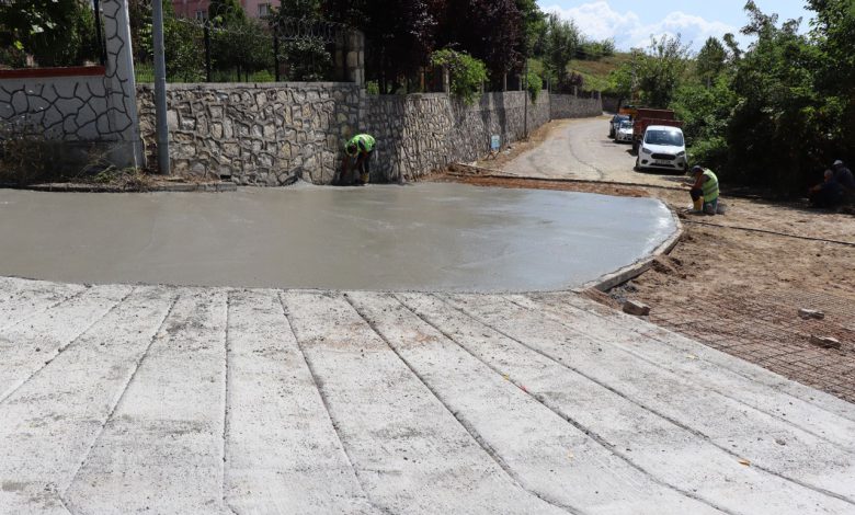 Kocaeli İzmit’te beton yolla sokaklar kullanışlı hale geliyor