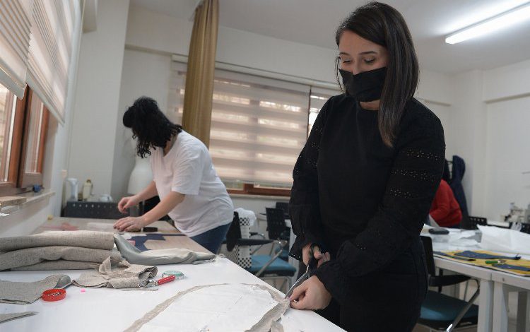 OSMEK’li kadınlar sektöre tasarımcılar kazandırıyor OSMEK’li kadınlar sektöre tasarımcılar kazandırıyor