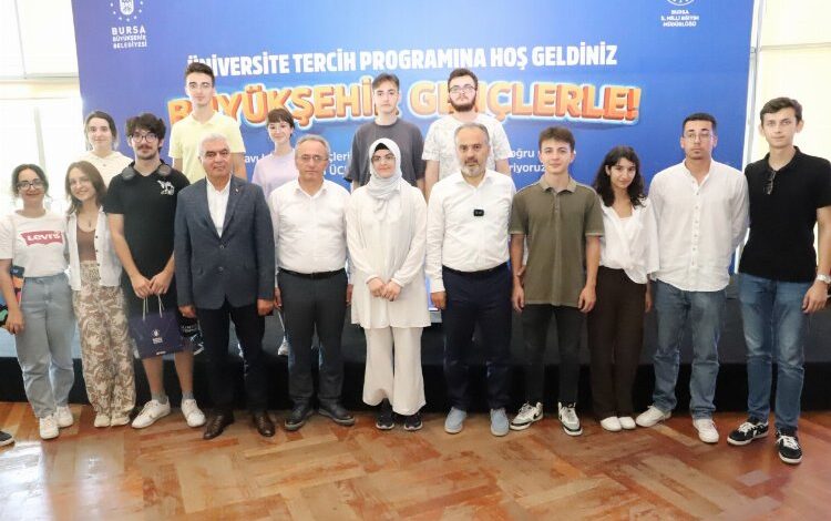 Bursa’da YKS’ye girenlere ‘tercih’ hizmeti Bursa’da YKS’ye girenlere ‘tercih’ hizmeti