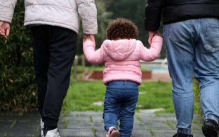 Mobil ekipler çocuklar için sahada Mobil ekipler çocuklar için sahada