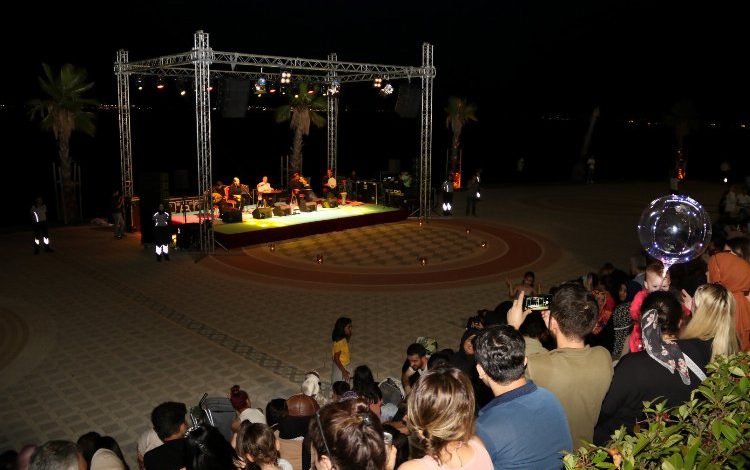 Darıca Millet Bahçesi’nde müzik şöleni