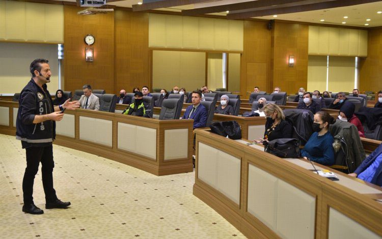 Bursa’da uyuşturucu ile mücadele eğitimi Bursa’da uyuşturucu ile mücadele eğitimi