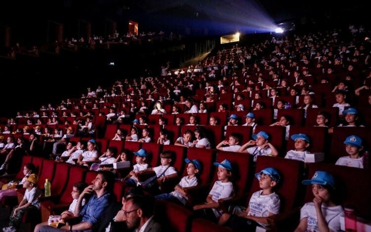 Sinema ve tiyatroları izlemeye doyamadık!