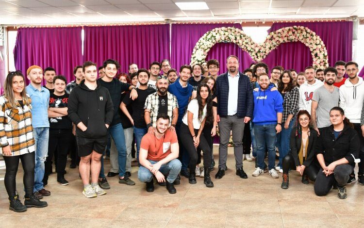 İzmir Çiğli’de ‘Gençlik Birimi’ kuruluyor İzmir Çiğli’de ‘Gençlik Birimi’ kuruluyor