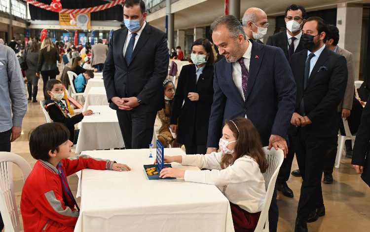 Bursa’da ‘zeka oyunları’ süper ligi başladı Bursa’da ‘zeka oyunları’ süper ligi başladı