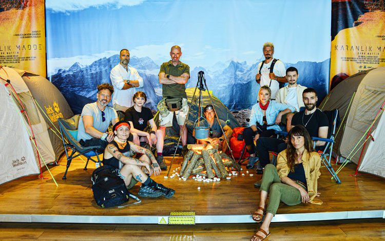 ‘Karanlık Madde’ filminden sıradışı gala ‘Karanlık Madde’ filminden sıradışı gala