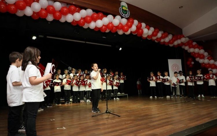 İnegöl’de 23 Nisan bayram sevinci İnegöl’de 23 Nisan bayram sevinci