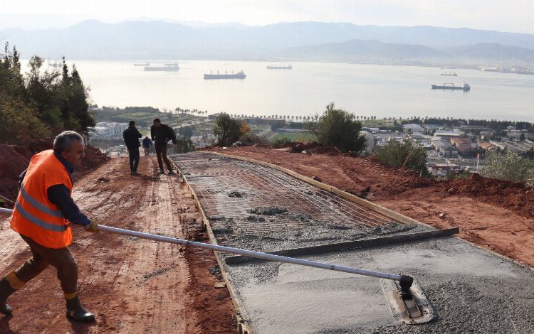 Kocaeli İzmit’te Serdar Mahallesi’ne yeni beton yol