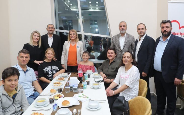 İzmit’te Ahilik Haftası dolayısıyla belediye kuaför esnafını buluşturdu İzmit’te Ahilik Haftası dolayısıyla belediye kuaför esnafını buluşturdu