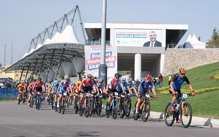 Bisiklet üzerinde bir bozkır macerası Bisiklet üzerinde bir bozkır macerası