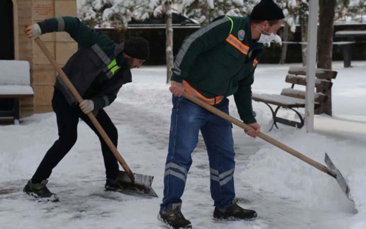 Gölbaşı Belediyesi ekipleri sahaya indi Gölbaşı Belediyesi ekipleri sahaya indi