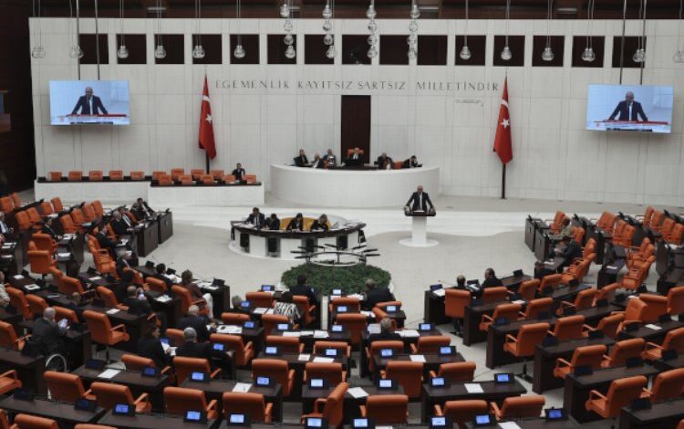 Yargıda yeni düzenlemelerle ilgili 22 madde kabul edildi… Görüşmelere bugün devam Yargıda yeni düzenlemelerle ilgili 22 madde kabul edildi… Görüşmelere bugün devam